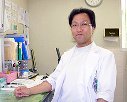 肌が敏感なアトピーの人は、夏場にアトピーが悪化する人が多いと聞きます。夏場のアトピーケアについて教えて下さい。
