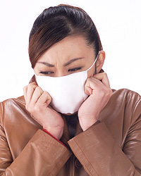 鼻水などもでる場合、耳鼻科、眼科の両方に通院する方が良いですか?